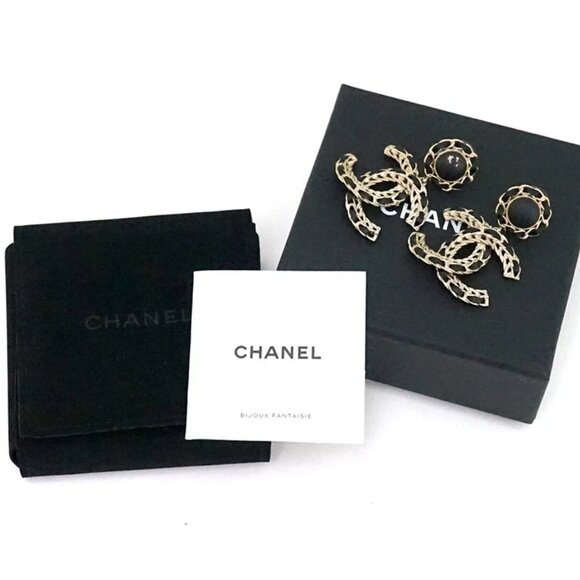 CHANEL CC Logos Round Leather Dangle Clip-On Earrings Gold Tone B22S Auth w/Box - Picture 5 of 5